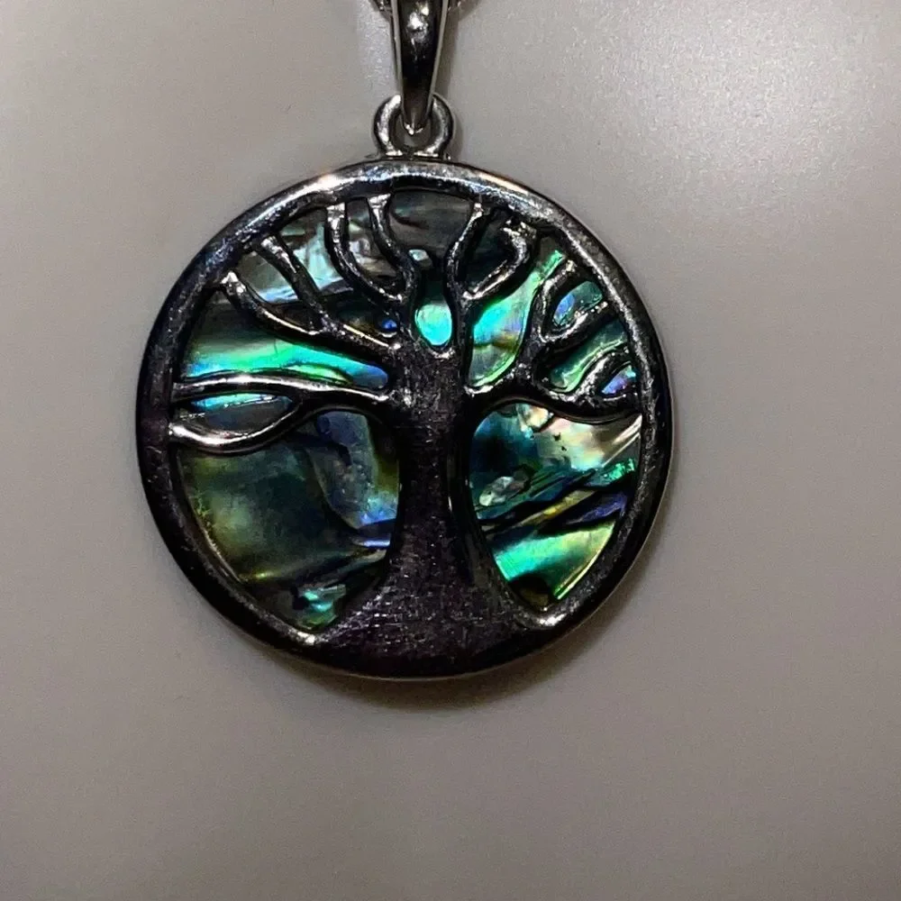 ❤️sold❤️The Family Tree Avalon Necklace in Sterling Silver. Size 18” - Picture 3 of 3